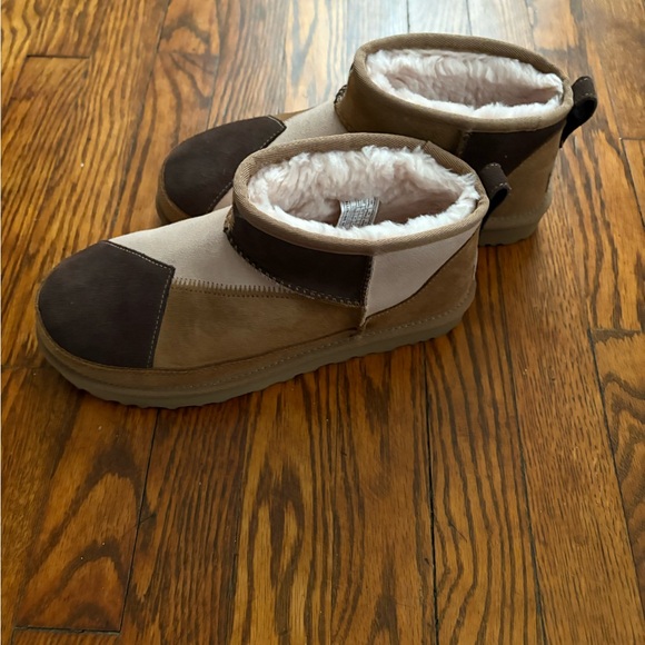 Women’s Ugg Boots - Size 9 - Picture 2 of 4